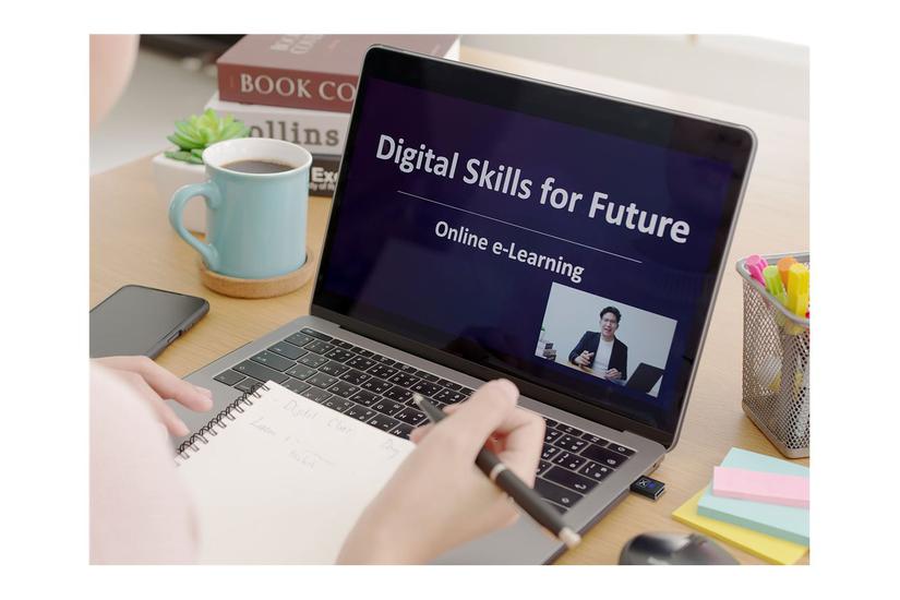 Creative Bt-w5 Bluetooth Trådløs Audiosender For Spilkonsol  Computer Smart  Med Aptx Adaptive